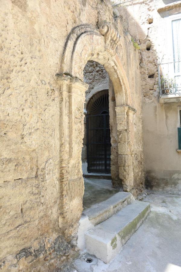 Il Portale 2 Apartment Tropea Bagian luar foto